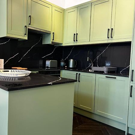 Earl'S Court Luxe Apartment London Bagian luar foto