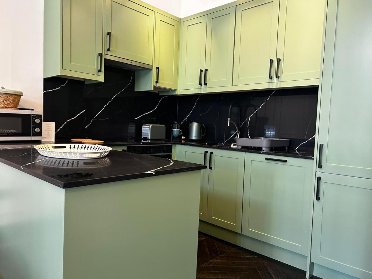 Earl'S Court Luxe Apartment London Bagian luar foto