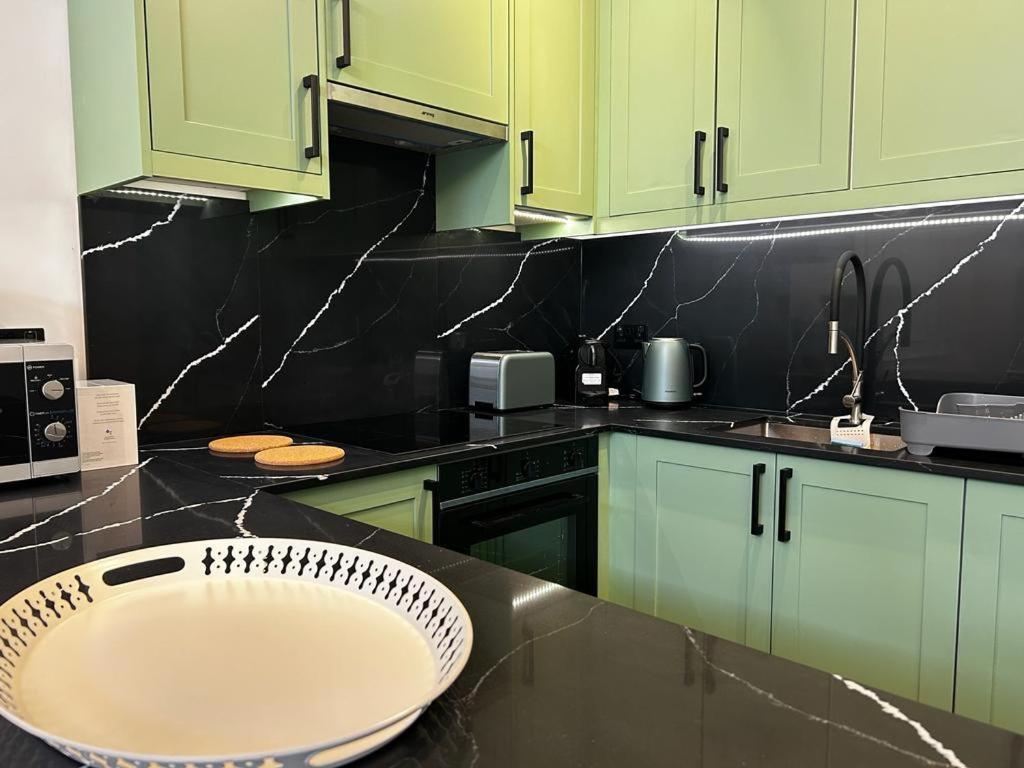Earl'S Court Luxe Apartment London Bagian luar foto